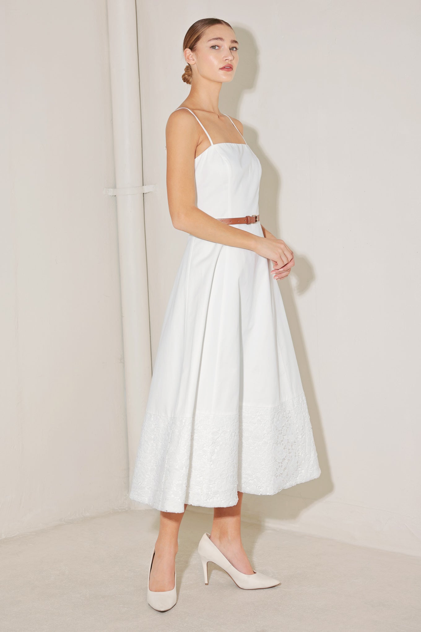 DELICATE ICON WHITE MIDI DRESS