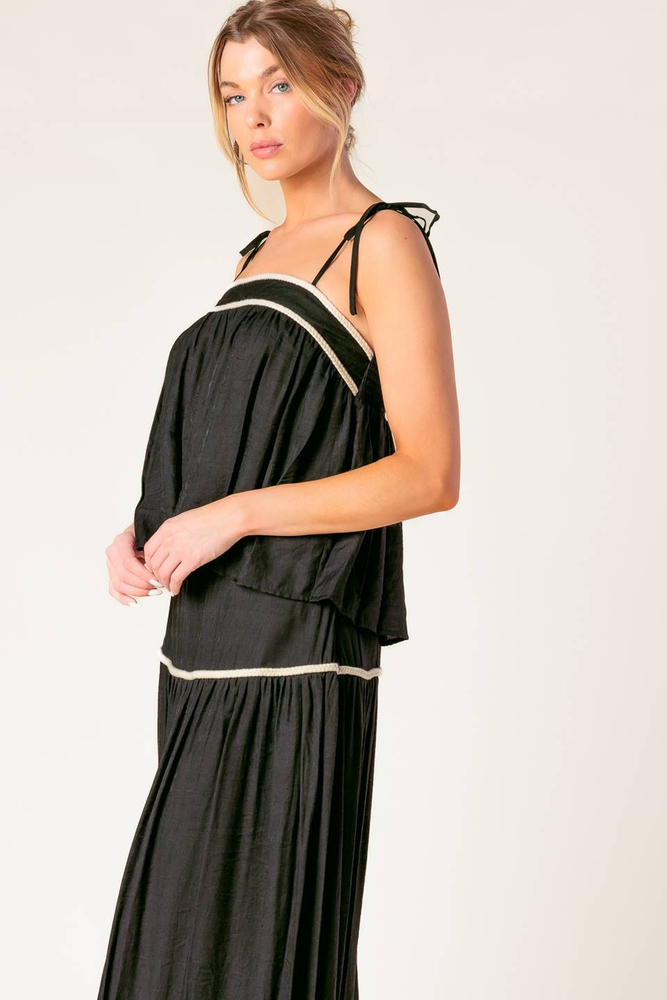 DIVIDE AND CONTOUR TOP & SKIRT SET BLACK