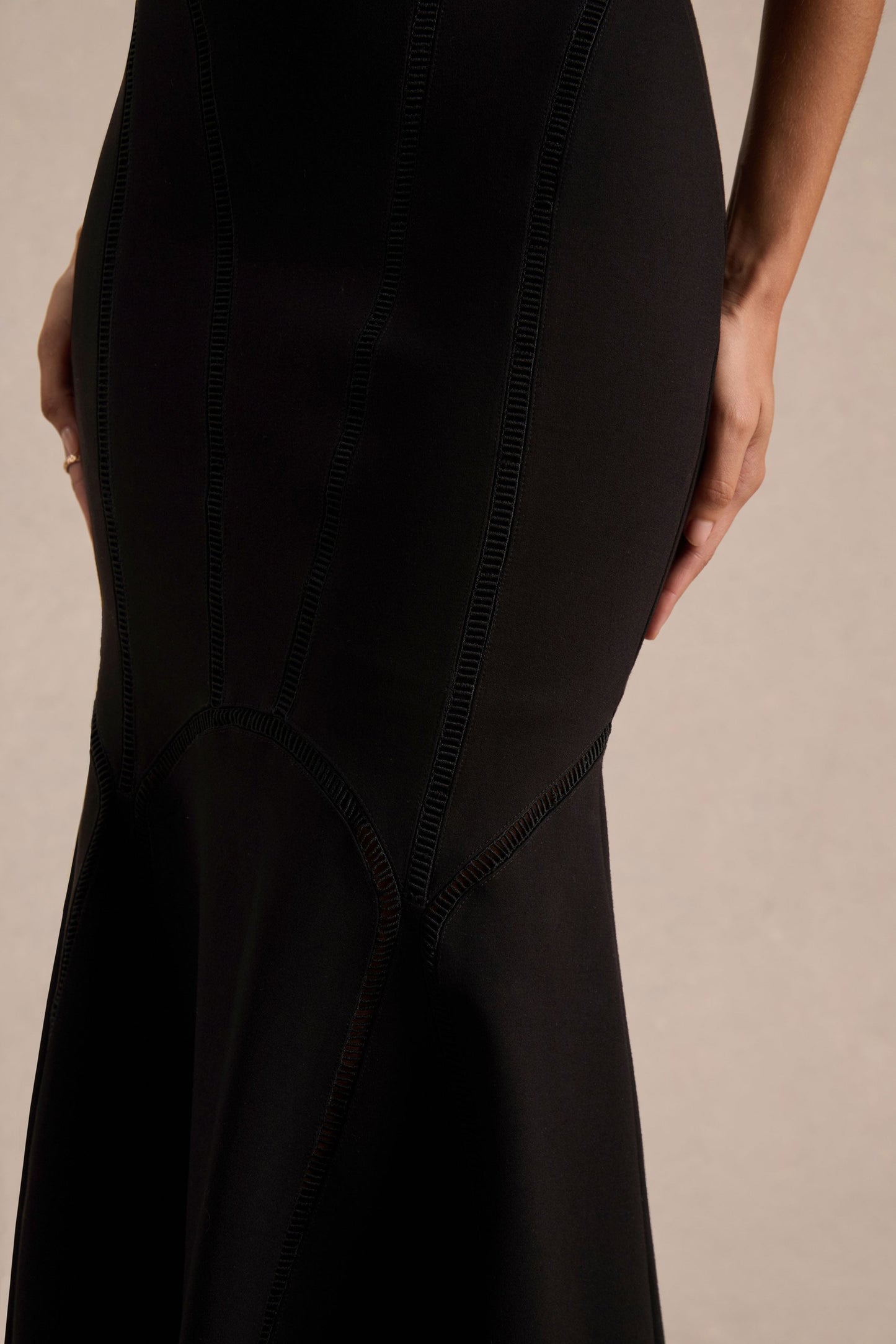 Sally | Black Crew-Neck Midi Dress With Drop Waist