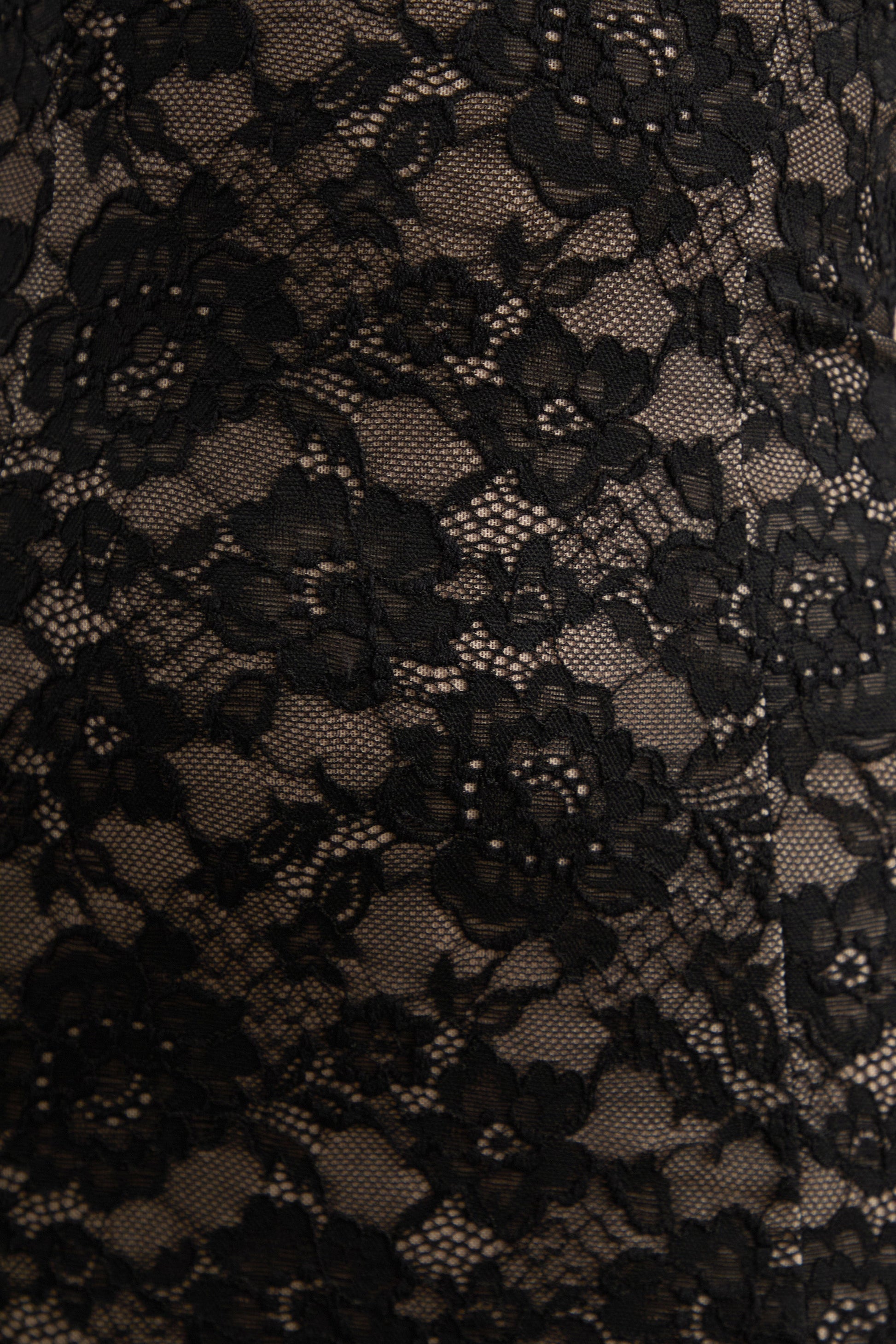 Mirellia | Black Lace Sweetheart-Neck Maxi Dress