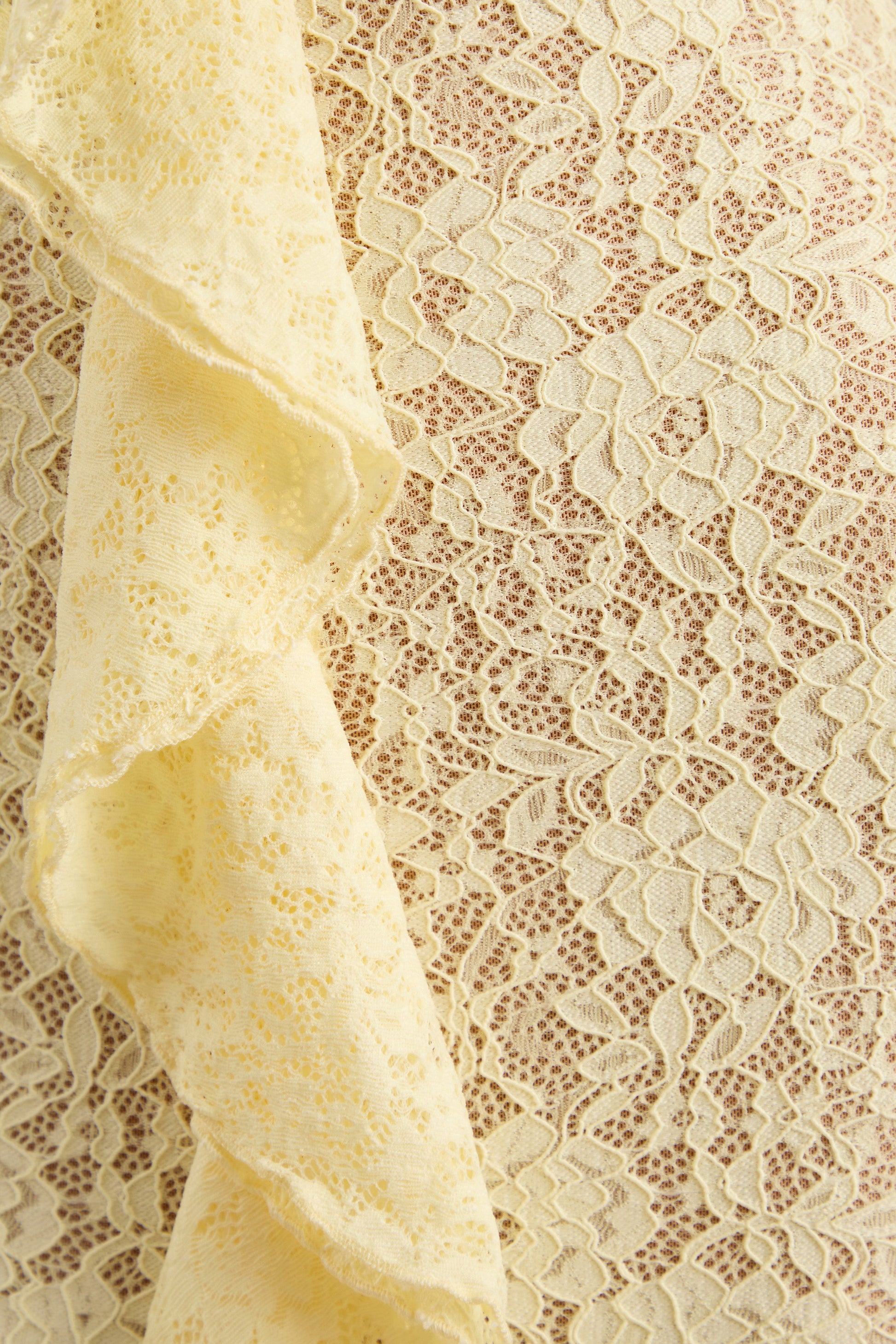 Exelia | Lemon Lace Plunge-Neck Maxi Dress With Long-Sleeves