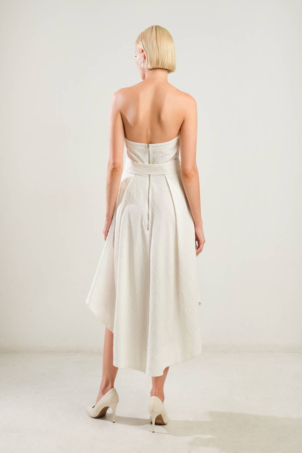 LIFE'S COMPASS WHITE STRAPLESS MIDI DRESS