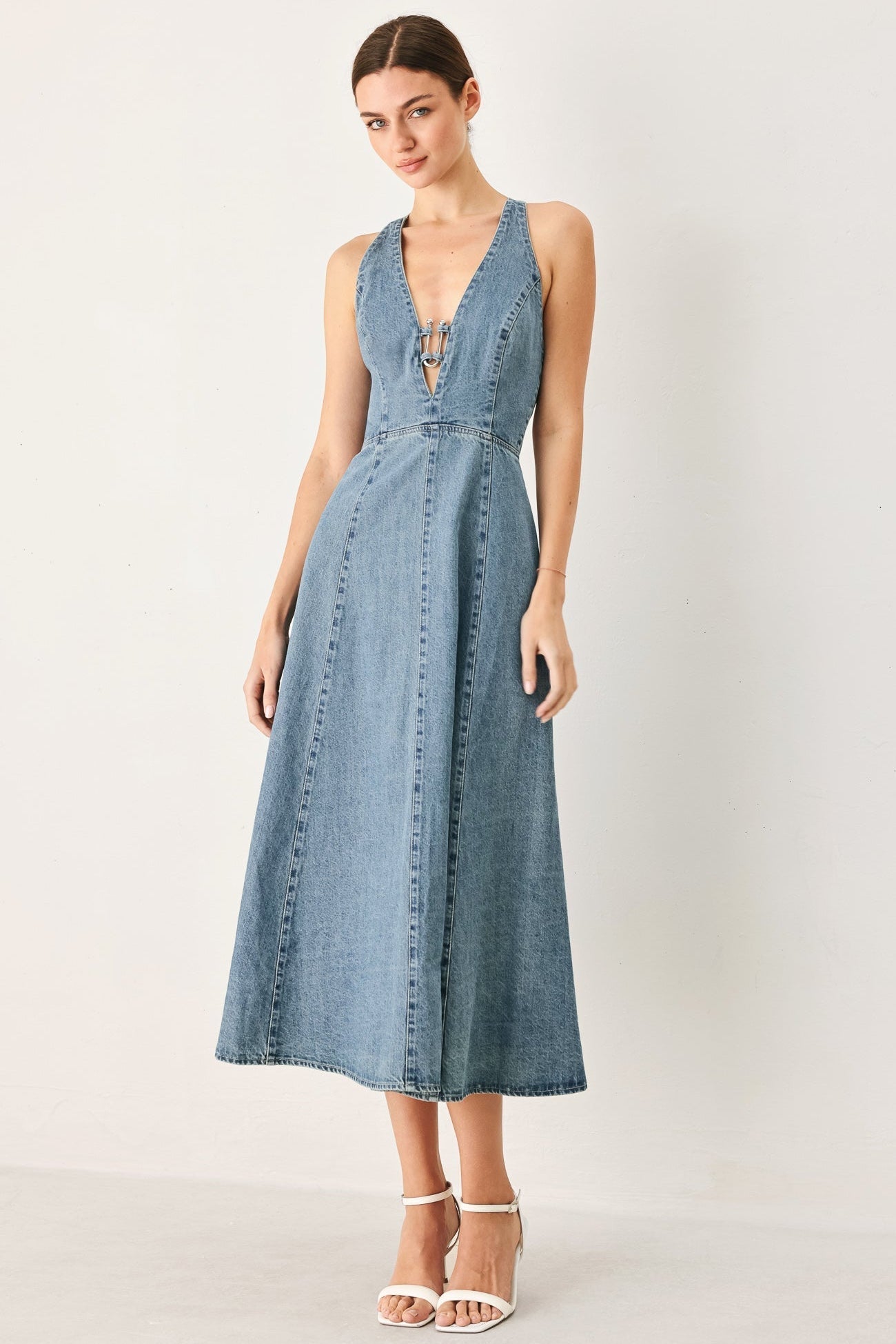 SUNDAY MUSE V-NECK LIGHT DENIM MIDI DRESS