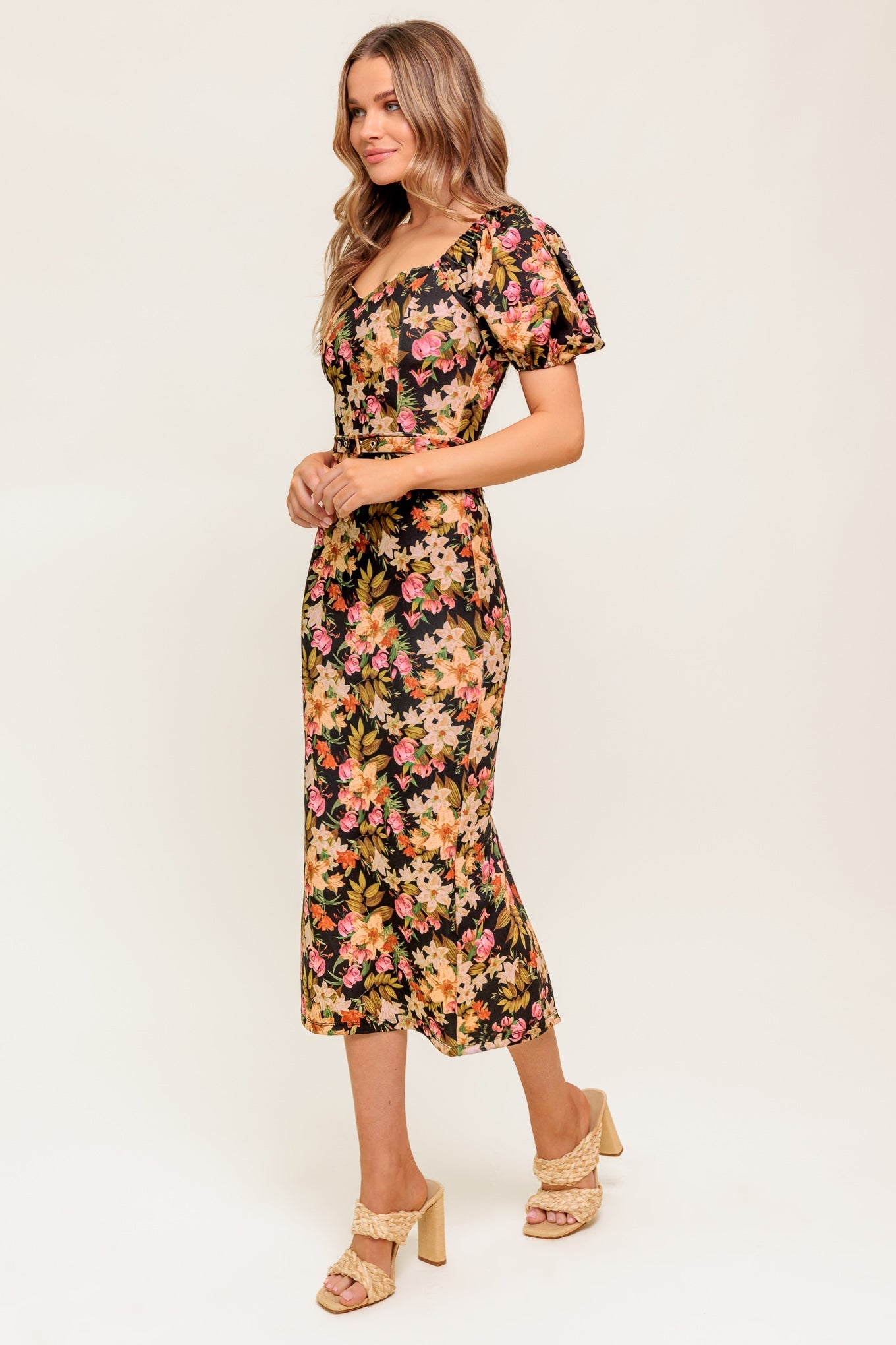 SWEET AT HEART MIDI DRESS BLACK FLORAL FITTED DRESS