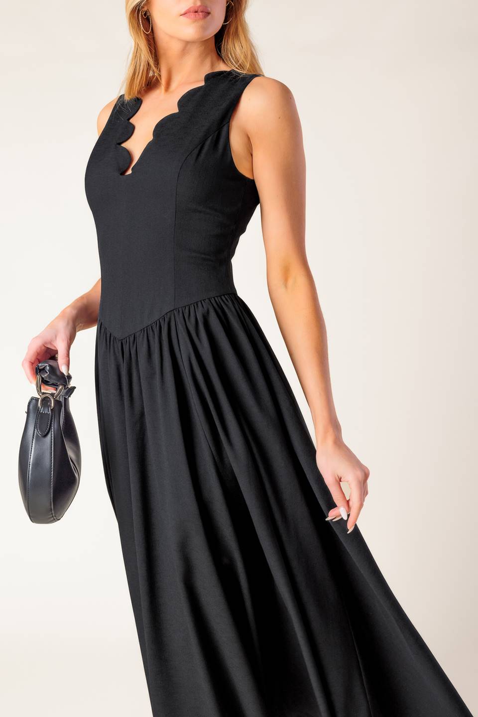 FOR THE RECORD SCALLOP-V MIDI DRESS BLACK