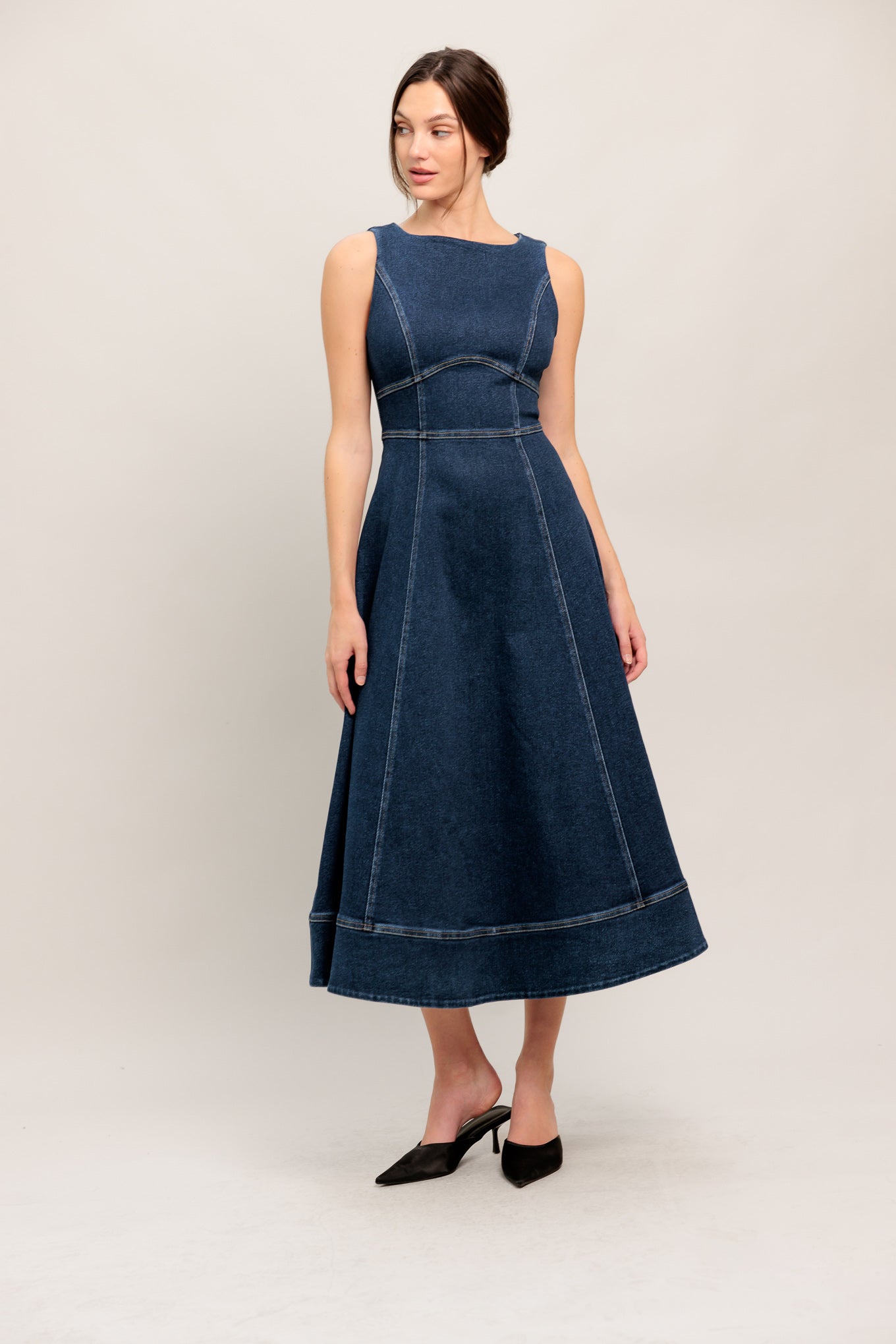 SIMPLE STATEMENT SLEEVELESS DENIM MIDI DRESS