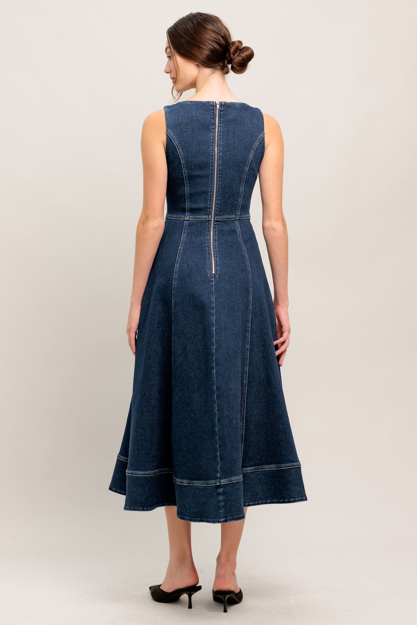 SIMPLE STATEMENT SLEEVELESS DENIM MIDI DRESS