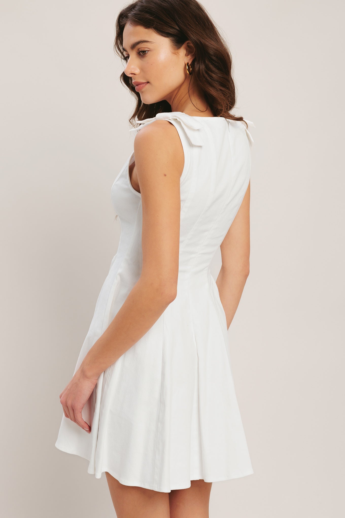 ELEGANT MOMENT BOW DETAIL WHITE DENIM MINI DRESS