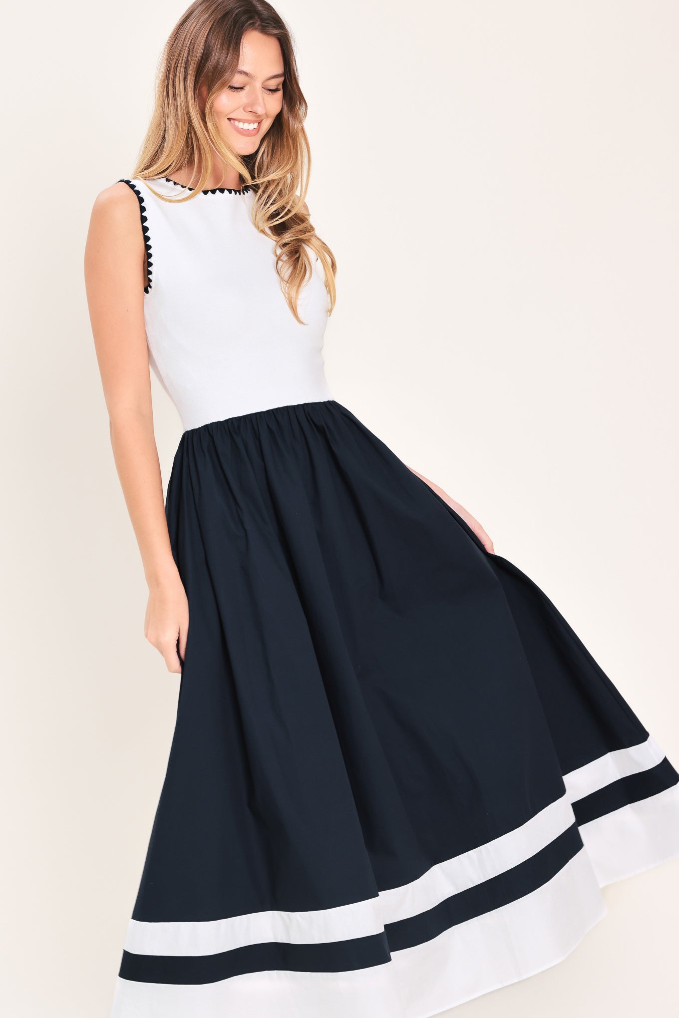 EVERYDAY ELEGANCE NAVY & WHITE MIDI DRESS