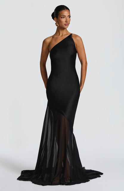 Fable Gown Black