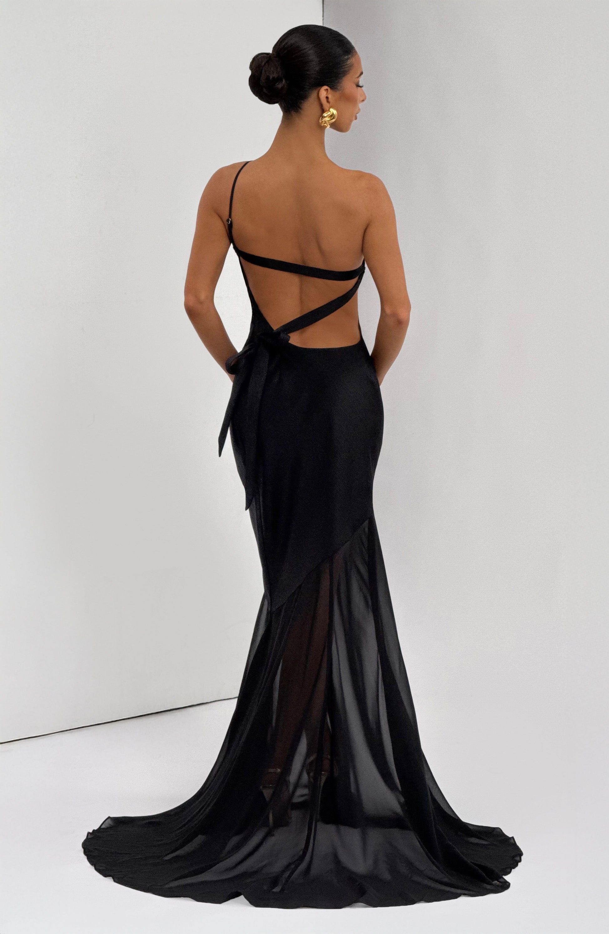 Fable Gown Black