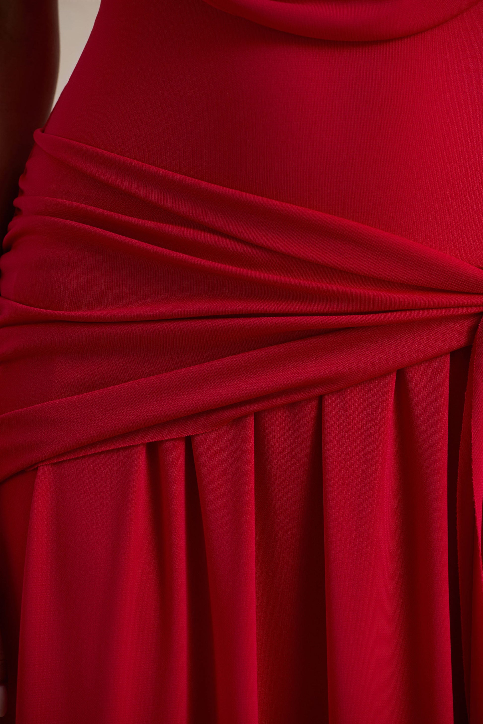 Mist | Red Plunge-Neck Maxi Dress With Knot-Detail And Open-Back