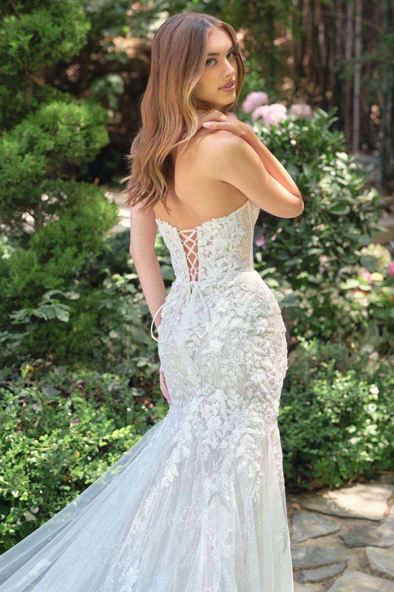 WL088 Marilyn Lace Mermaid Gown Andrea & Leo